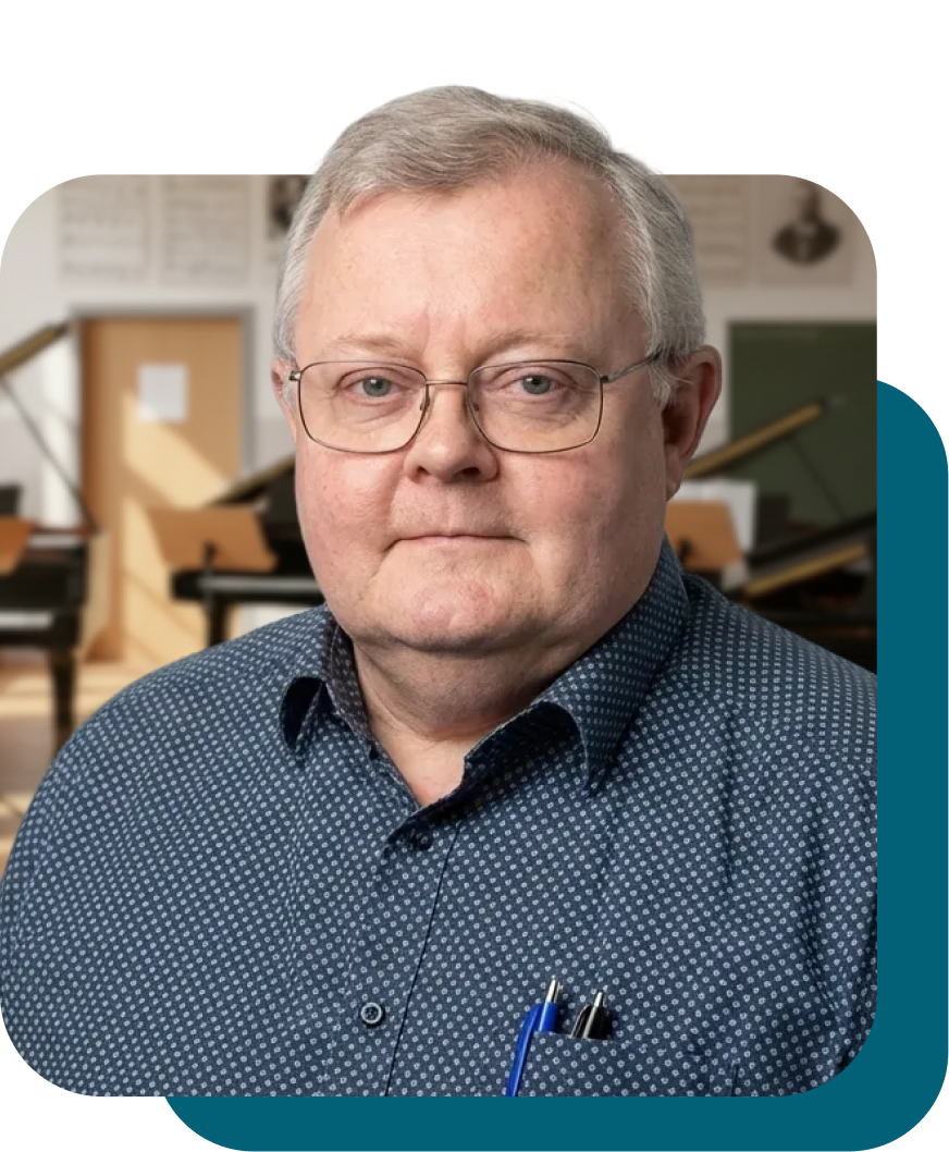 Porträt eines Mannes in einem Musikraum.